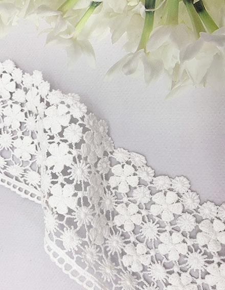 SS120619-LACE11 Ivory White Floral Cotton Guipure Lace Trim