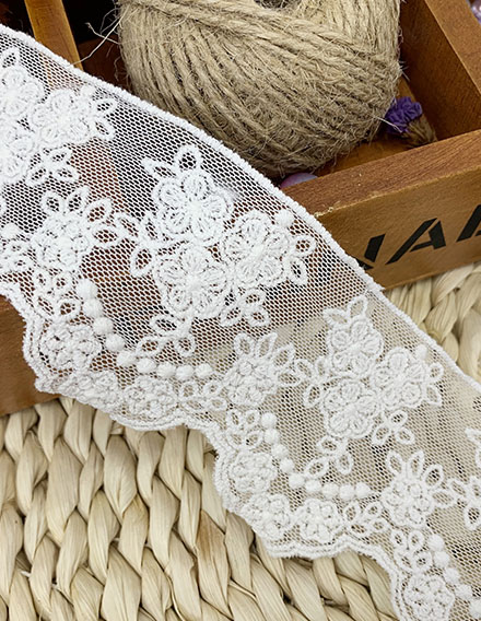SS190603-LACE02 Ivory White Scalloped Floral Embroidered Lace Trim